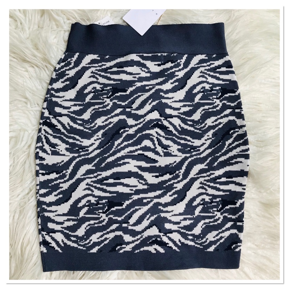 Leith Nordstrom Knit Mini Skirt Zebra Print Navy Blue Black & White Size XS